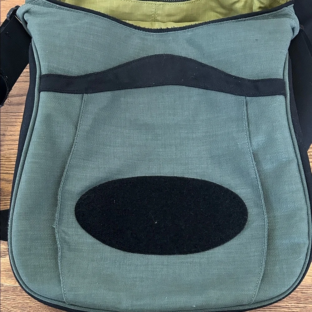 Crumpler bag large
